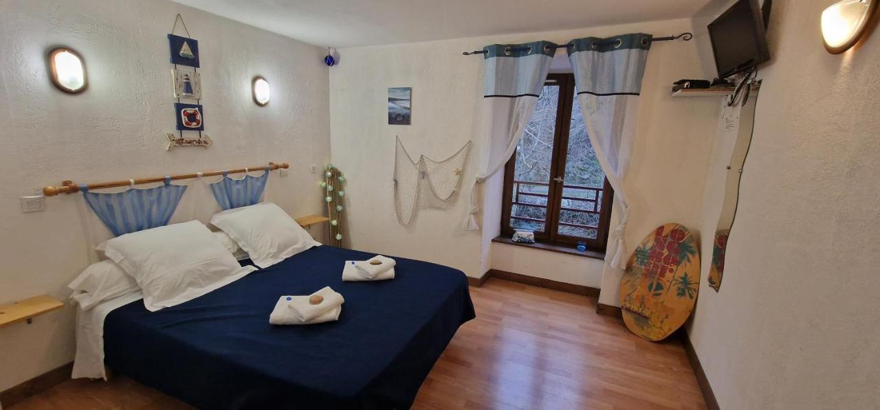 D'hotes Les Lits Des Fees Bed & Breakfast