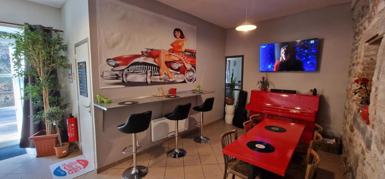 D'hotes Les Lits Des Fees Bed & Breakfast *