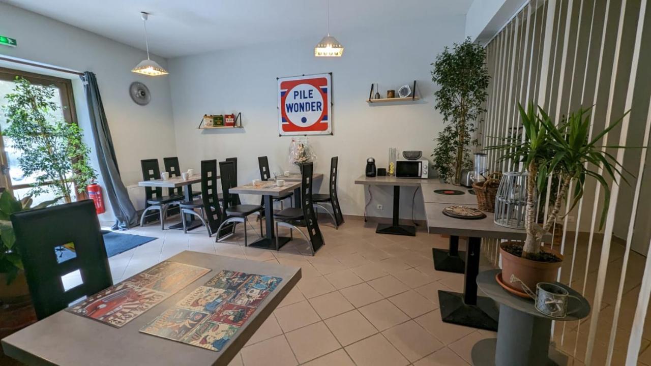 D'hotes Les Lits Des Fees Bed & Breakfast *