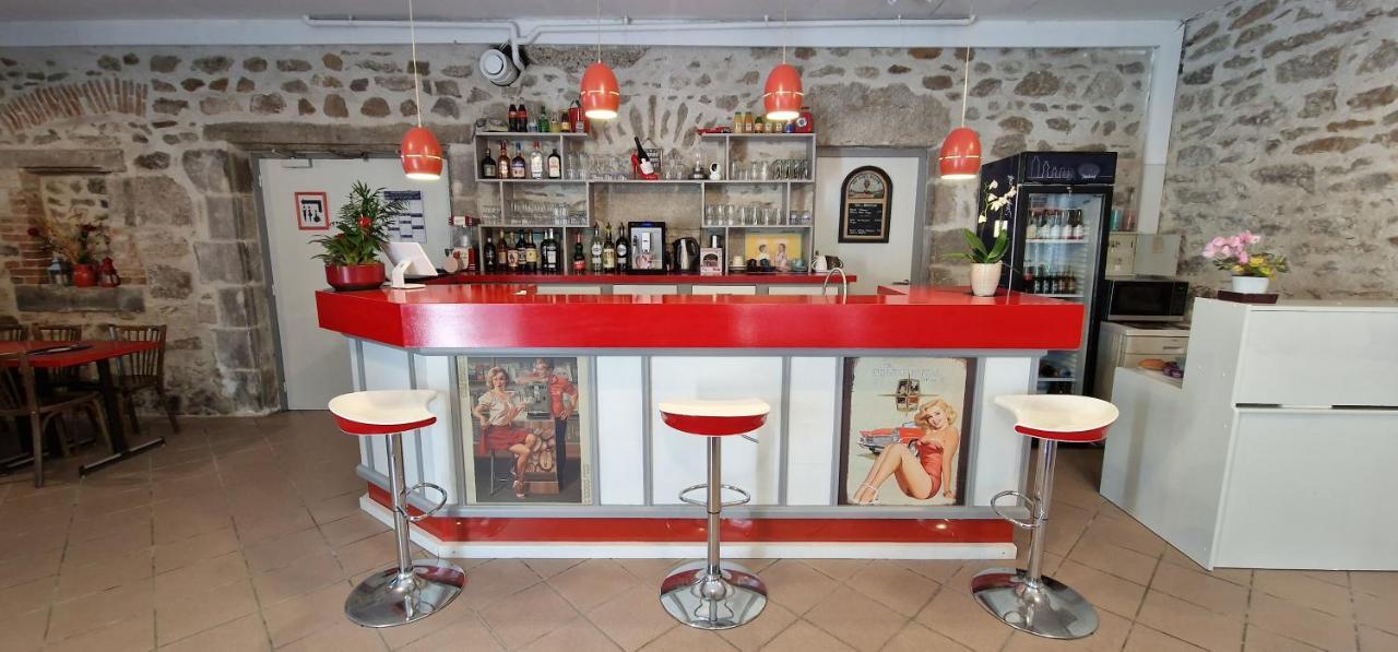 D'hotes Les Lits Des Fees Bed & Breakfast *