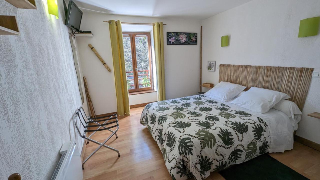D'hotes Les Lits Des Fees Bed & Breakfast Saint-Floret